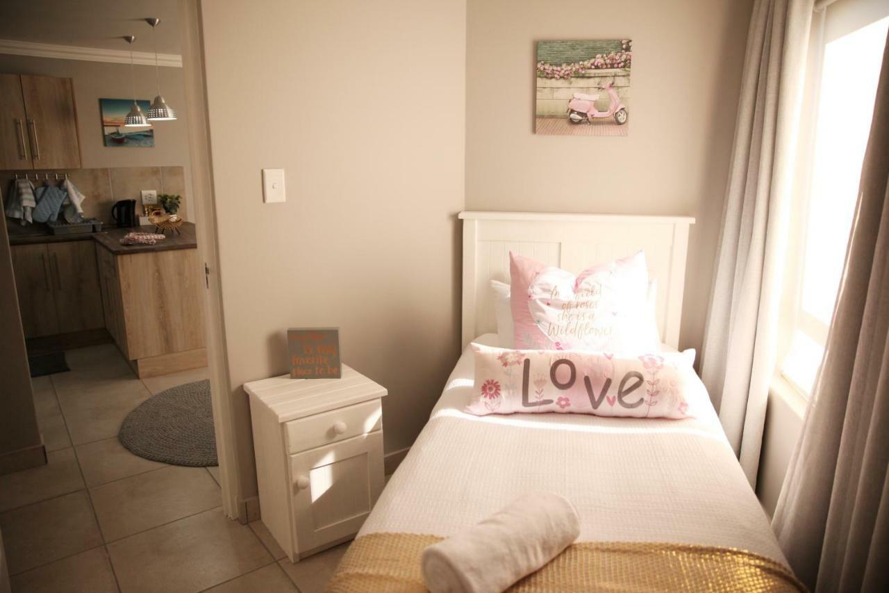 Mari-Amor Self-Catering Apartments Mossel Bay Exteriör bild